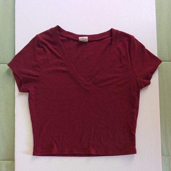 Large Burgundy Ribbed V-Neck Crop Top | Short Sleeve Fitted Stretch Tee | Casual - Picture 1 of 1